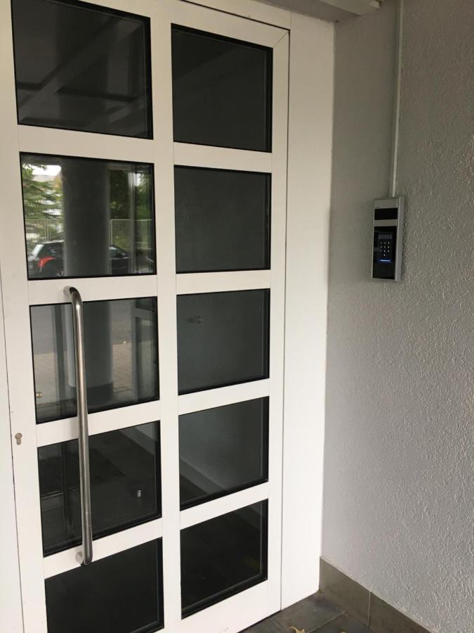 Special Apartment - Stadtnah, Balkon, Parkplatz, E-Ladestation, Gitterbox Fuer Fahrraeder, Fitnessstudio Coblenza Exterior foto
