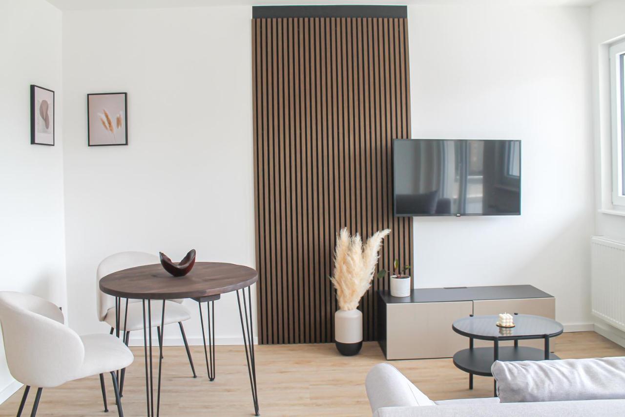 Special Apartment - Stadtnah, Balkon, Parkplatz, E-Ladestation, Gitterbox Fuer Fahrraeder, Fitnessstudio Coblenza Exterior foto